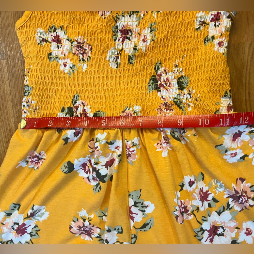 Francesca's Floral Off Shoulder Smocked Romper Juniors Size MEDIUM, Runs Small! - Picture 14 of 14